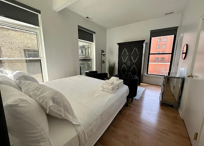 River North Hideaway With Amazing Views And Parking Сasa de vacaciones Chicago