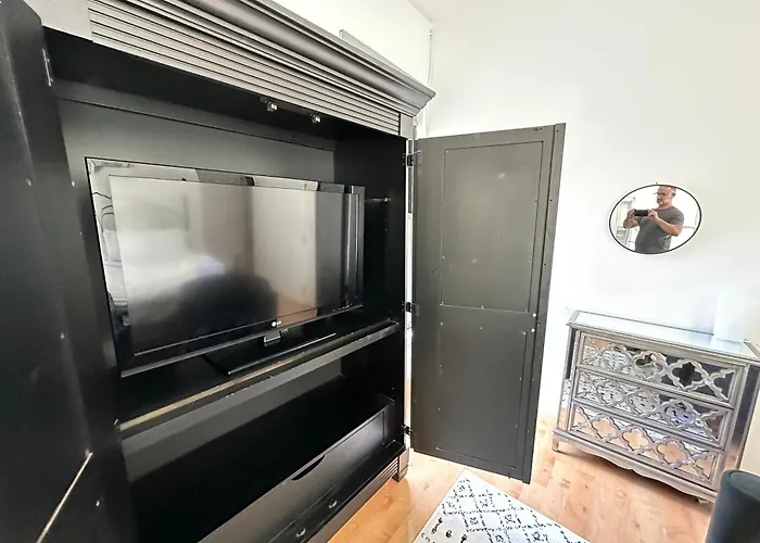 River North Hideaway With Amazing Views And Parking * Chicago