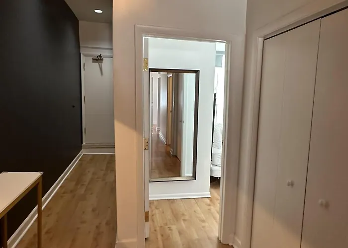 River North Hideaway With Amazing Views And Parking